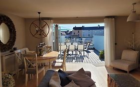 Central Modern Townhouse In Saundersfoot